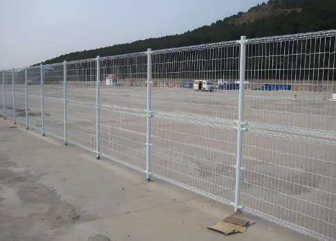 汕头护栏网在高速公路上的施工注意事项